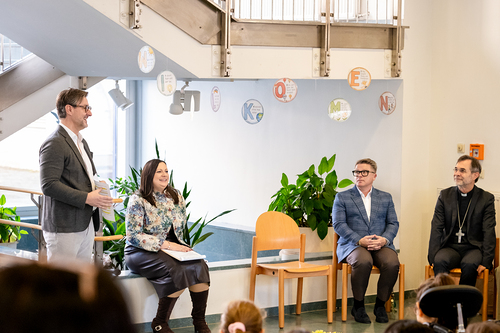 Schulbesuch Blaue Schule / Erzdiözese Wien/ Schönlaub, Stephan Schönlaub Schulbesuch Blaue Schule
